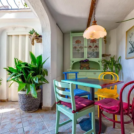 Tempo Colorato Apartment *